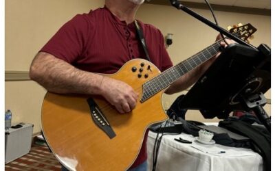 Benoit Brisson chante dans un club… Richelieu!